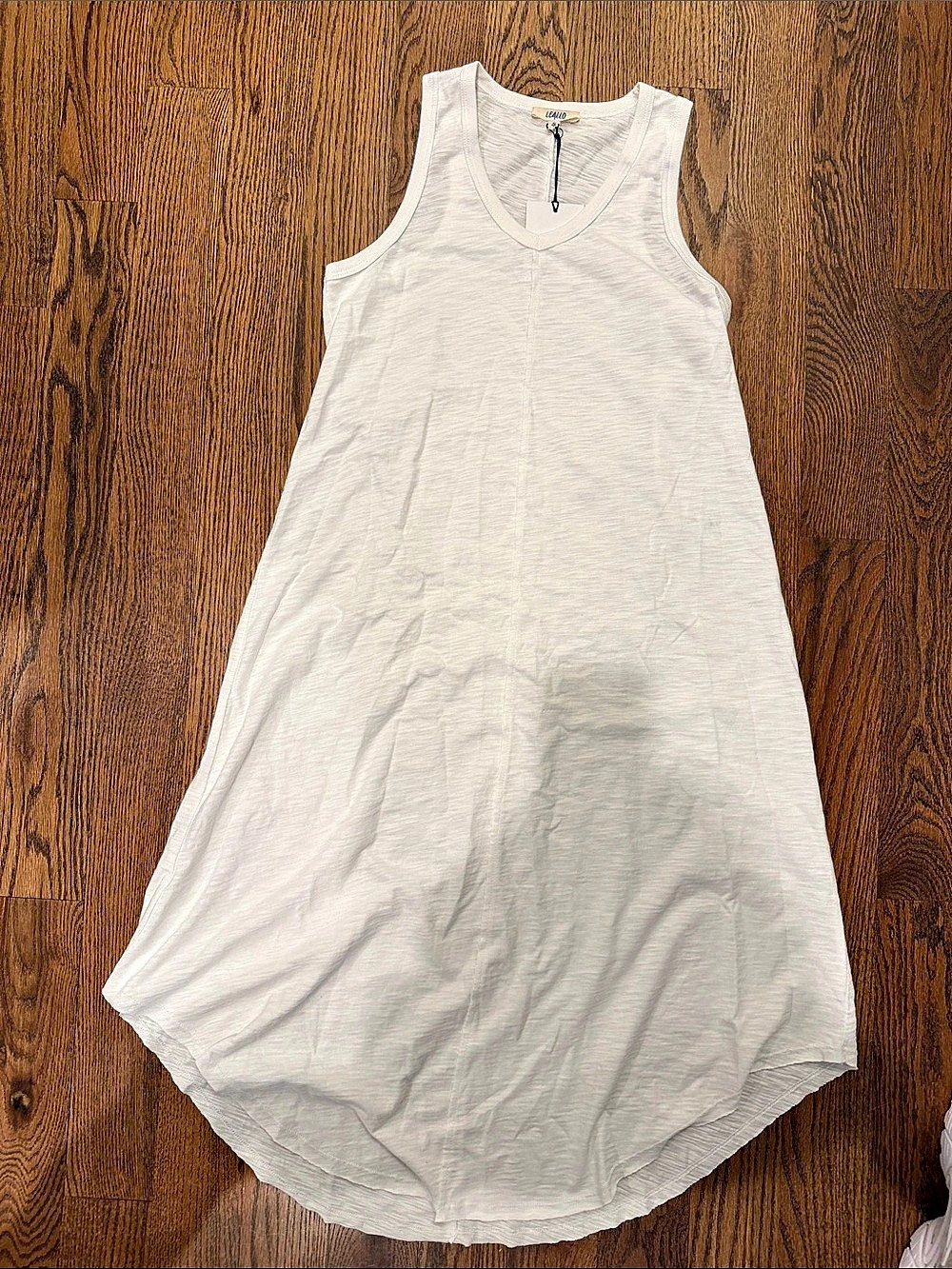 Leallo White dress Size Small NWT